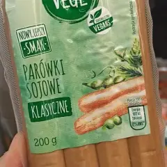 Wegańskie parówki: Gdzie kupić? Znajdź je w sklepach i online!