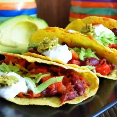 Jak zrobić wegetariańskie taco? Przepisy, farsze i triki