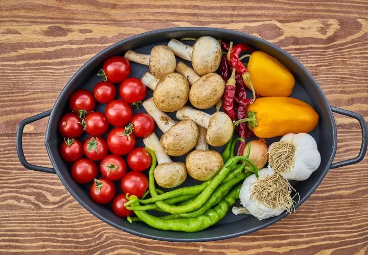 Weganizm czy wegetarianizm? Wybierz świadomie! Porównanie diet
