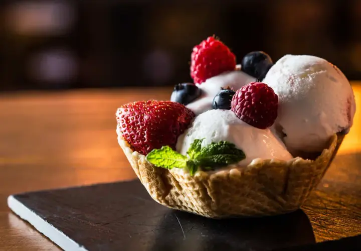 Lody proteinowe: Przepisy, triki i smaki na zdrowy deser!