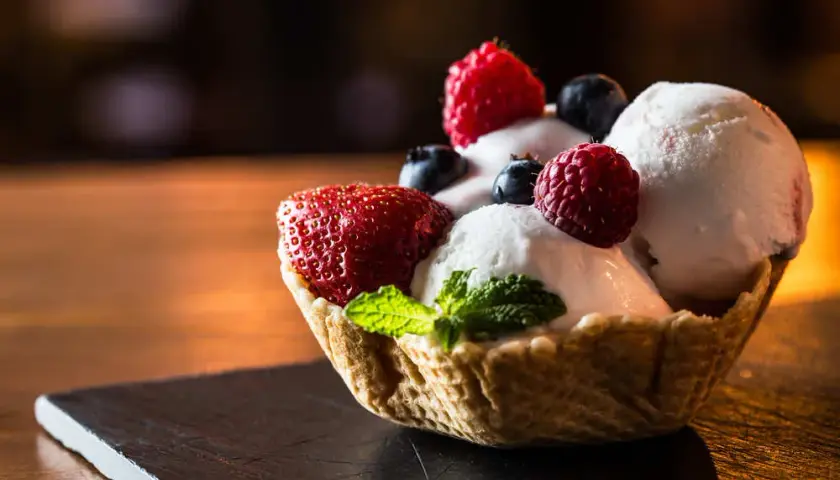 Lody proteinowe: Przepisy, triki i smaki na zdrowy deser!