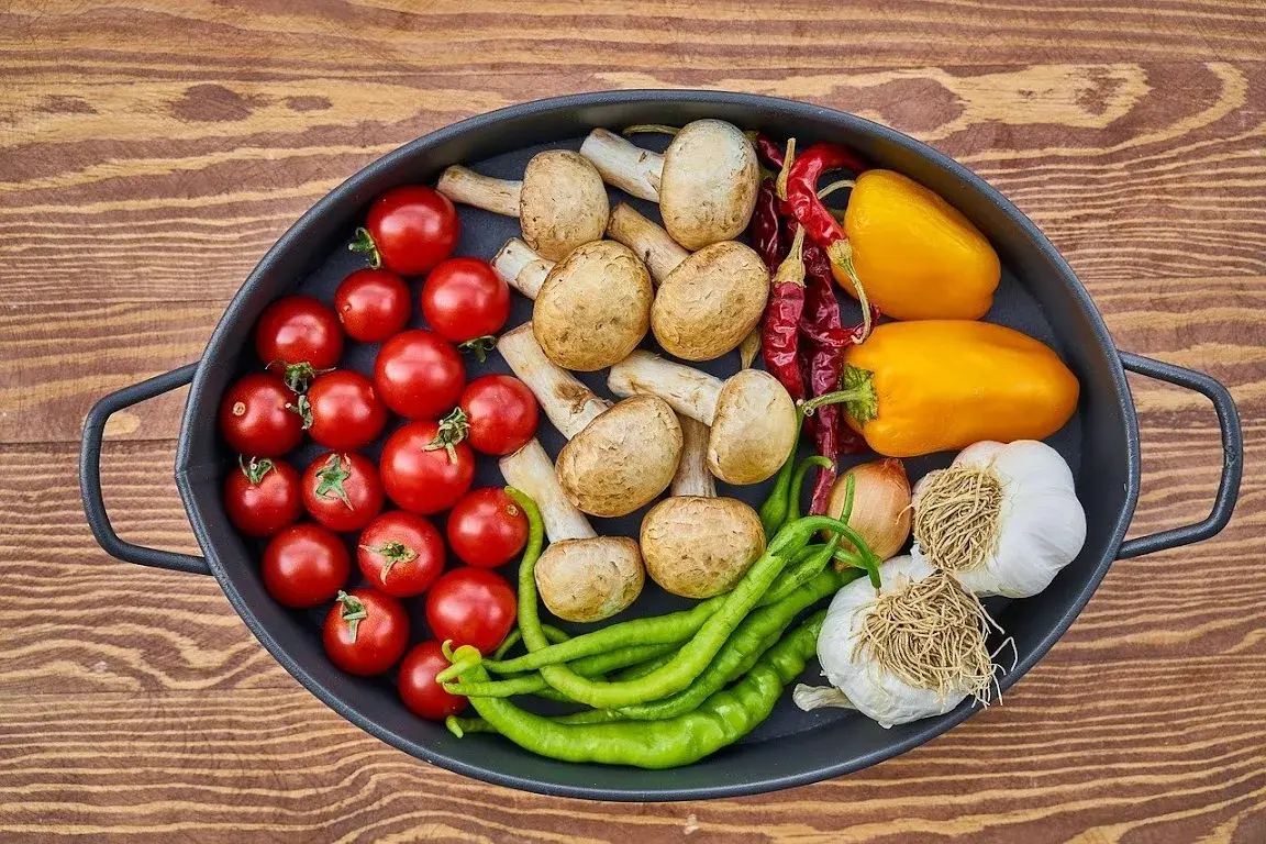 Weganizm czy wegetarianizm? Wybierz świadomie! Porównanie diet